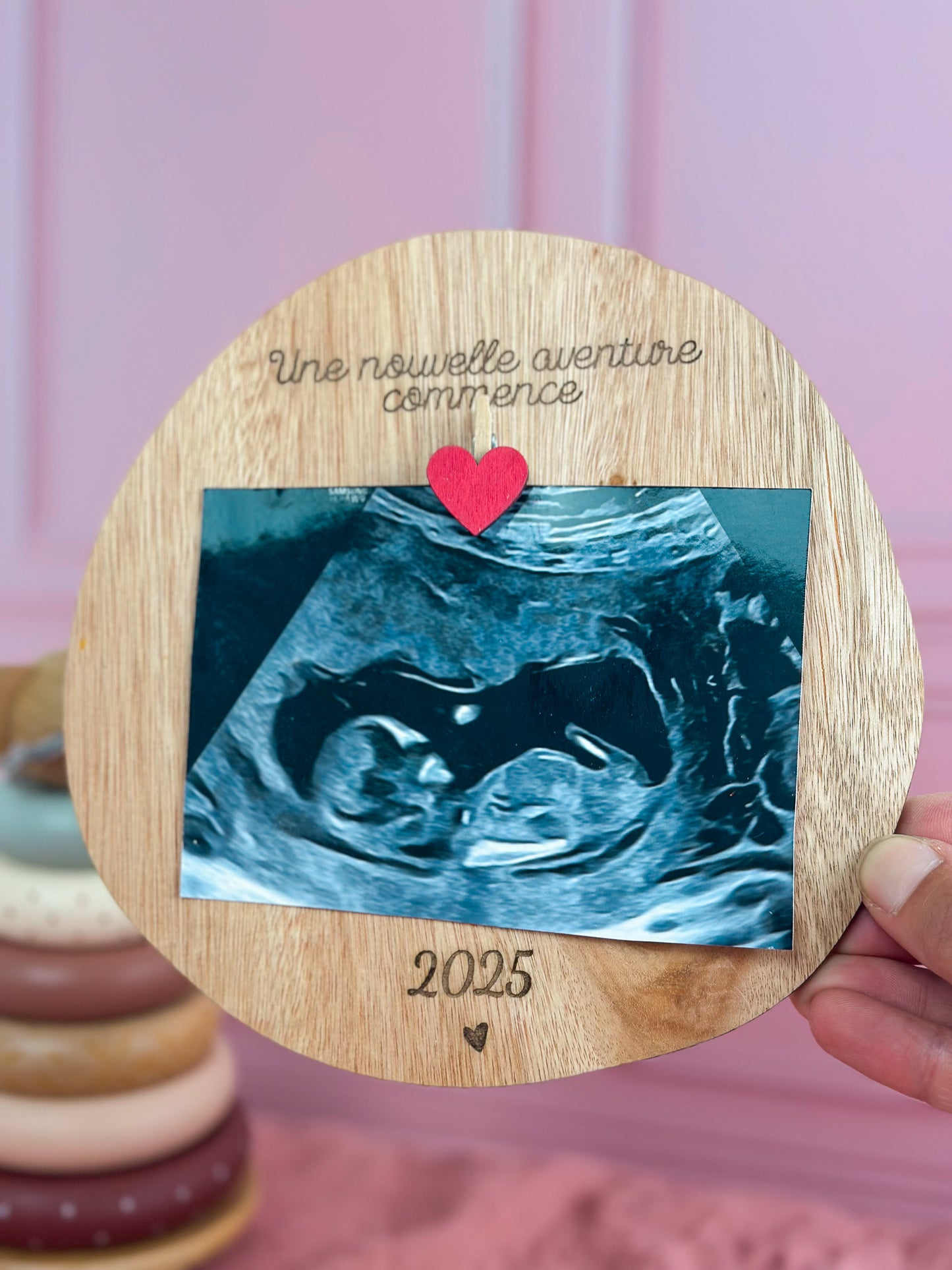 annonce grossesse : attachez votre échographie à la pince pour annoncer votre grossesse de manière originale et émouvante