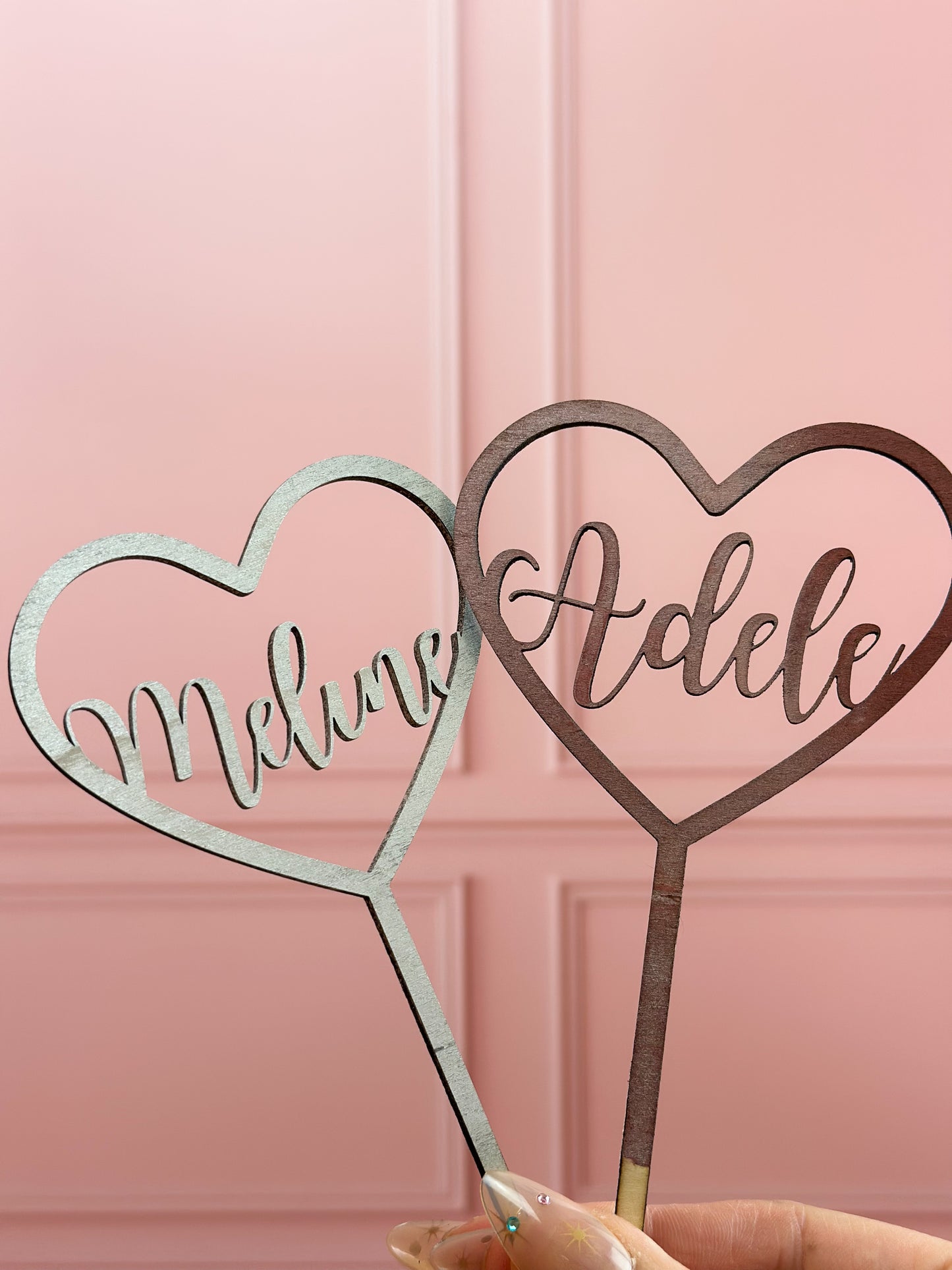 cake topper en bois en forme de coeur pour anniversaire. Personnaliser avec prénom