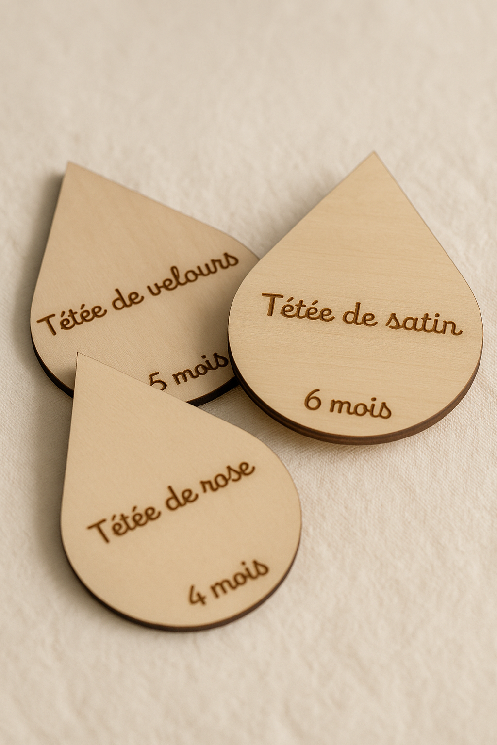 cartes étapes en bois en forme de goutte pour célébrer chaque mois de tétée.: idéal pour une femme qui allaite son bébé