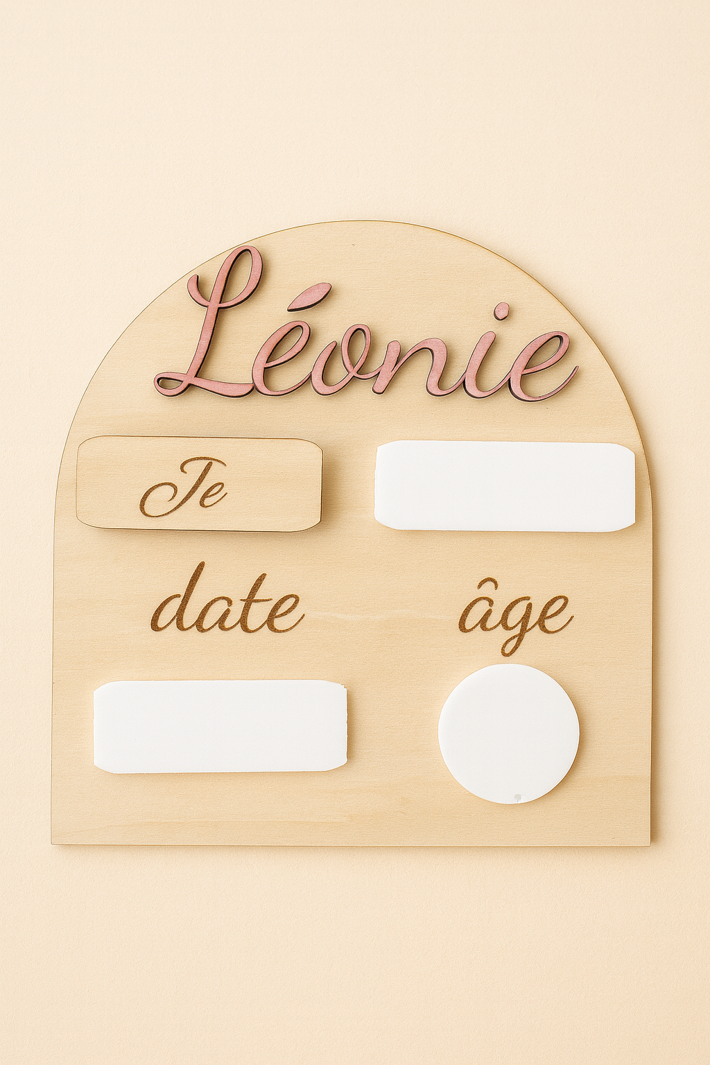 Pancarte étapes bébé personnalisée – en bois et plexi effaçable