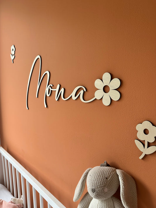 jolie décoration murale pour chambre bébé fille avec petites fleurs en bois