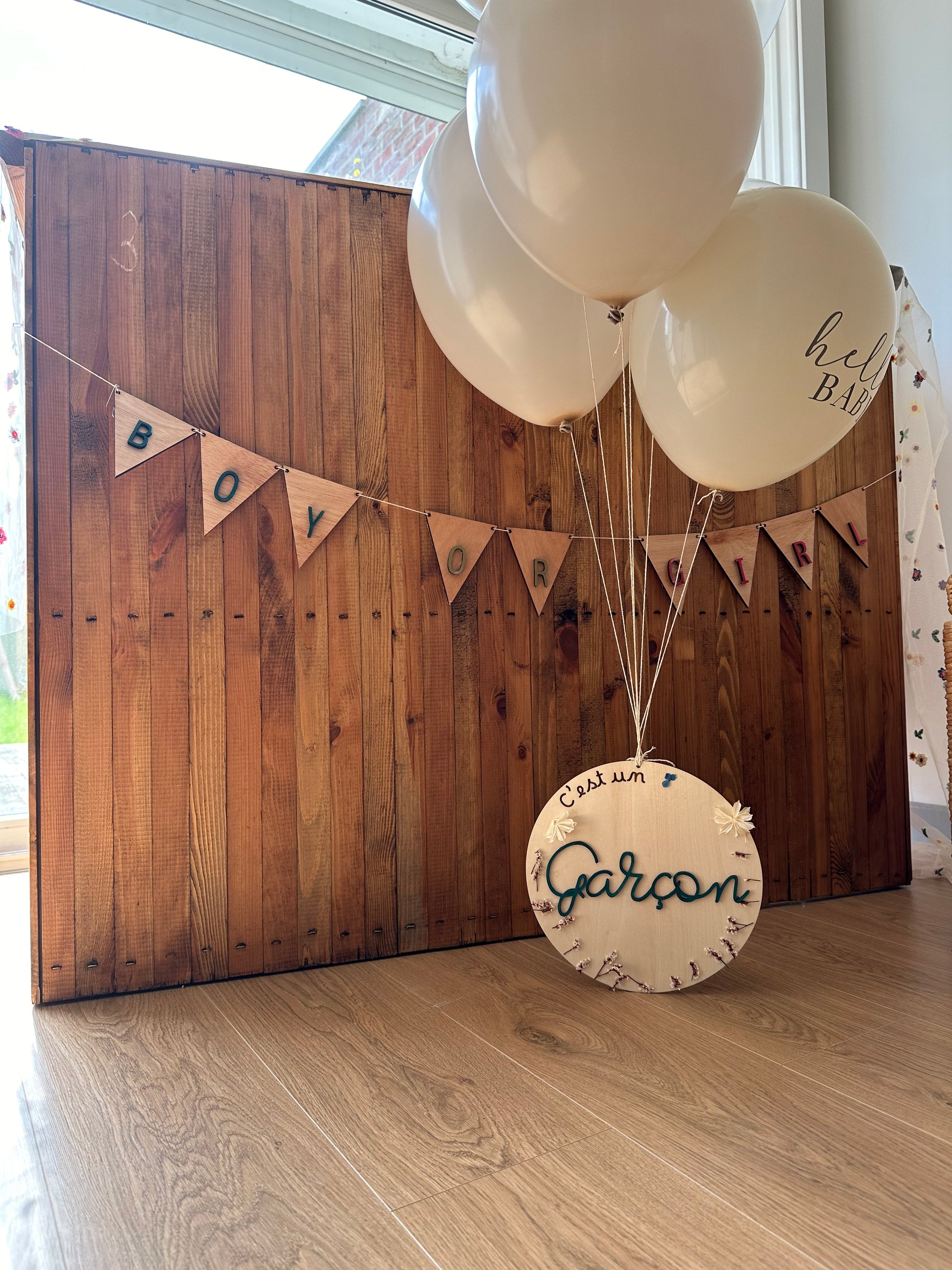 guirlande en bois avec inscription 3d "boy or girl" guirlande pour gender reveal