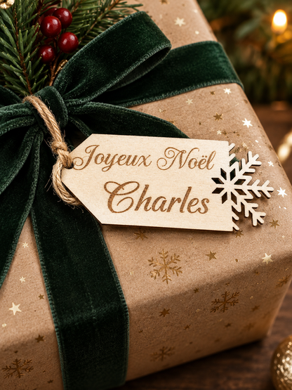 Étiquette de Noël en Bois Personnalisée - Prénom Gravé Main