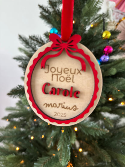 Suspension personnalisée “Joyeux Noël” – Cadeau Maîtresse, Nounou ou ATSEM
