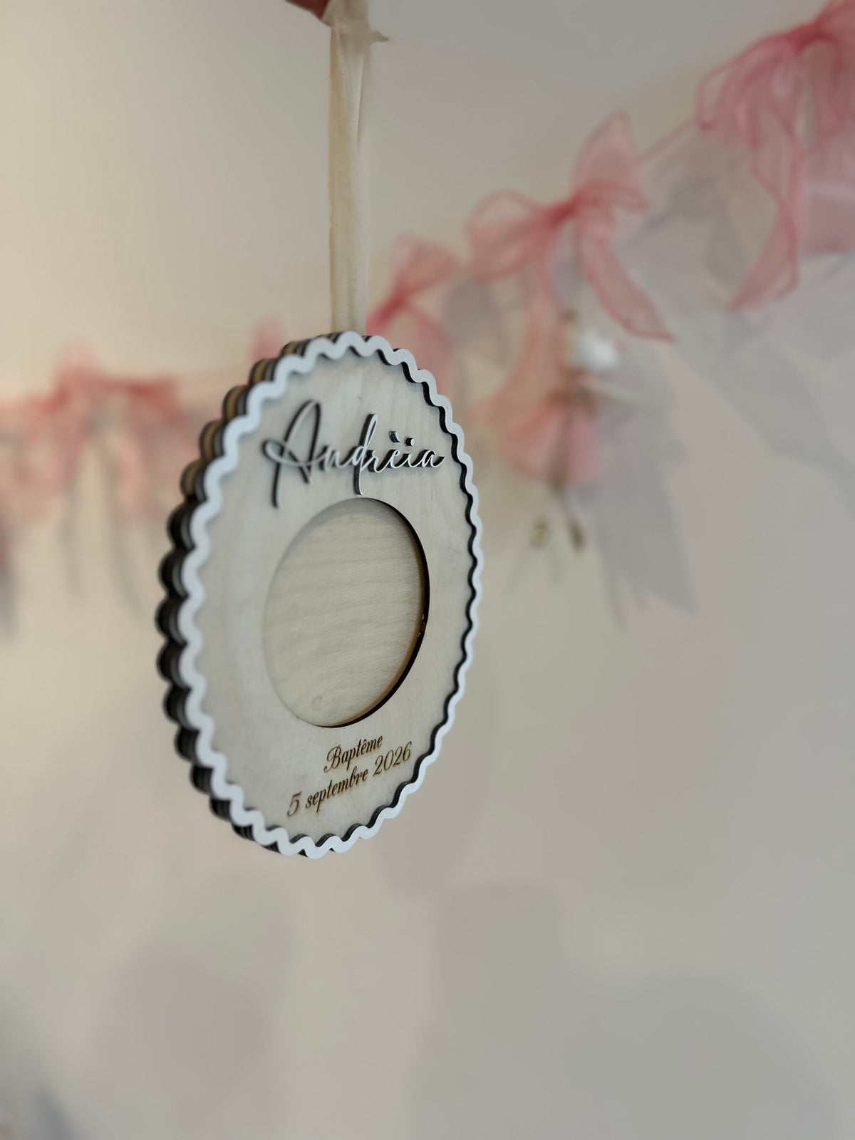 Médaillon photo baptême personnalise bois