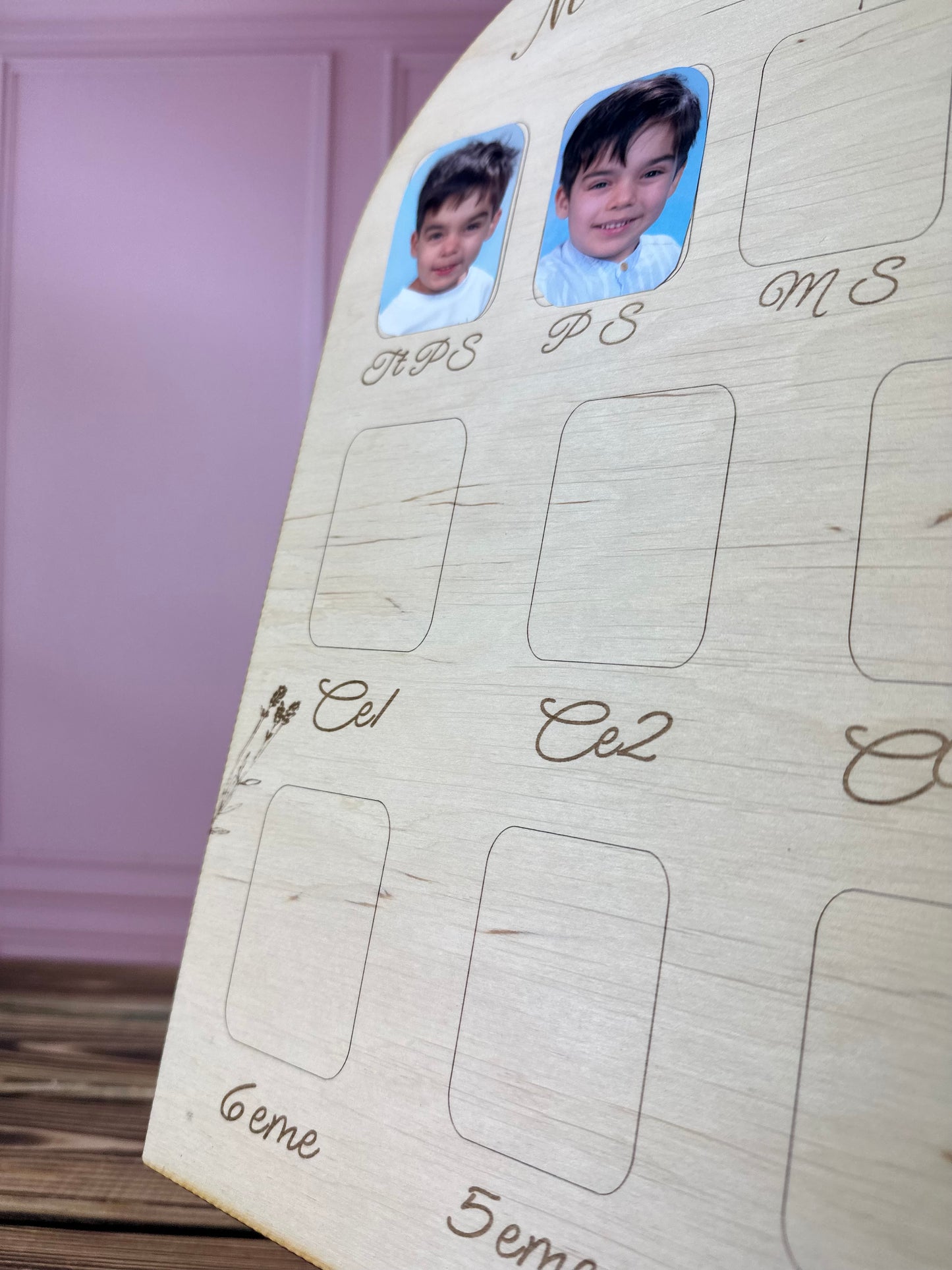 « Mes photos de classe » – Panneau souvenirs scolaires en bois, personnalisable