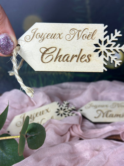 Étiquette de Noël en Bois Personnalisée - Prénom Gravé Main