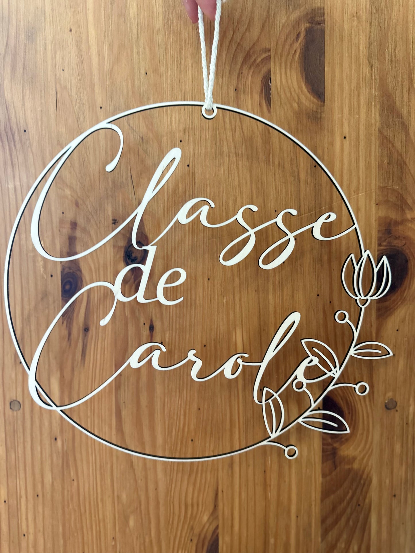 Couronne en bois personnalisée — Cadeau Maîtresse, Maître, ATSEM ou Nounou pour la fin de l'année scolaire