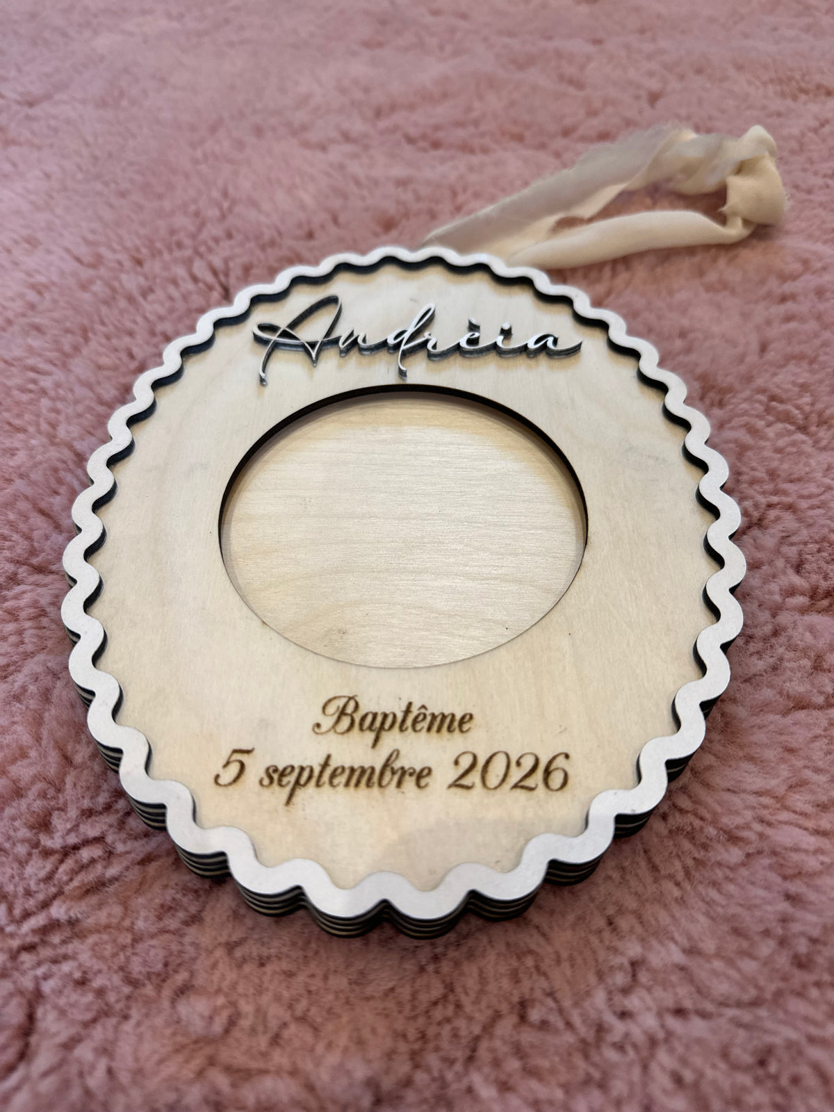 Médaillon photo baptême personnalise bois