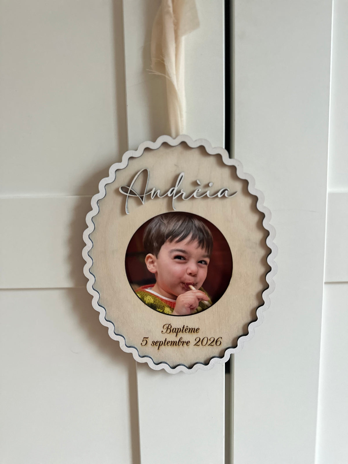 Médaillon photo baptême personnalise bois
