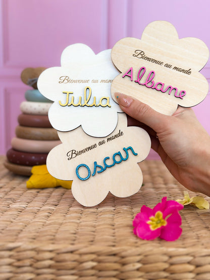 carte annonce en bois naissance personnalisée avec prénom en 3 dimensions et peint