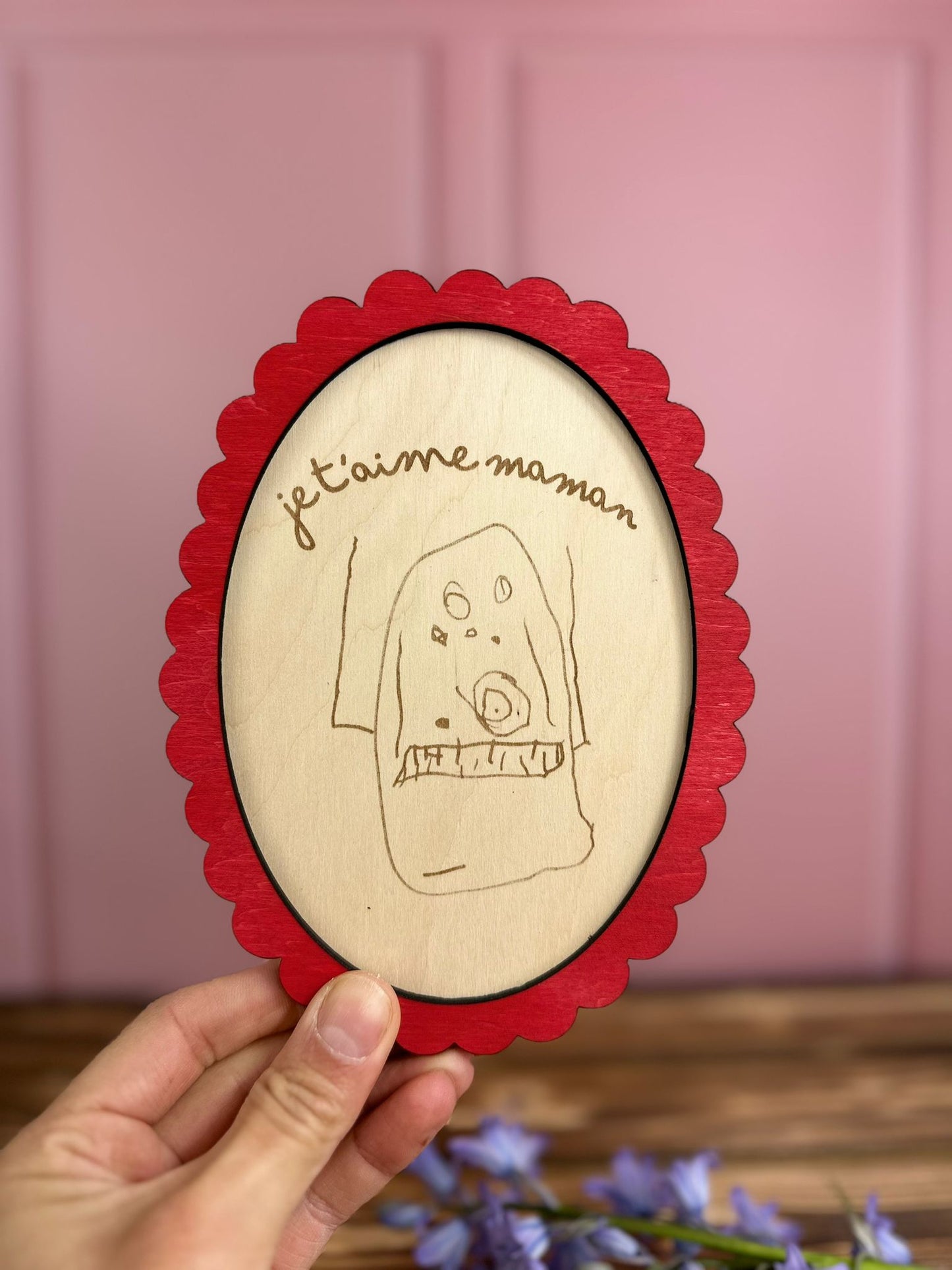 Cadeau Fête des Mères personnalisé : le dessin de votre enfant gravé sur bois
