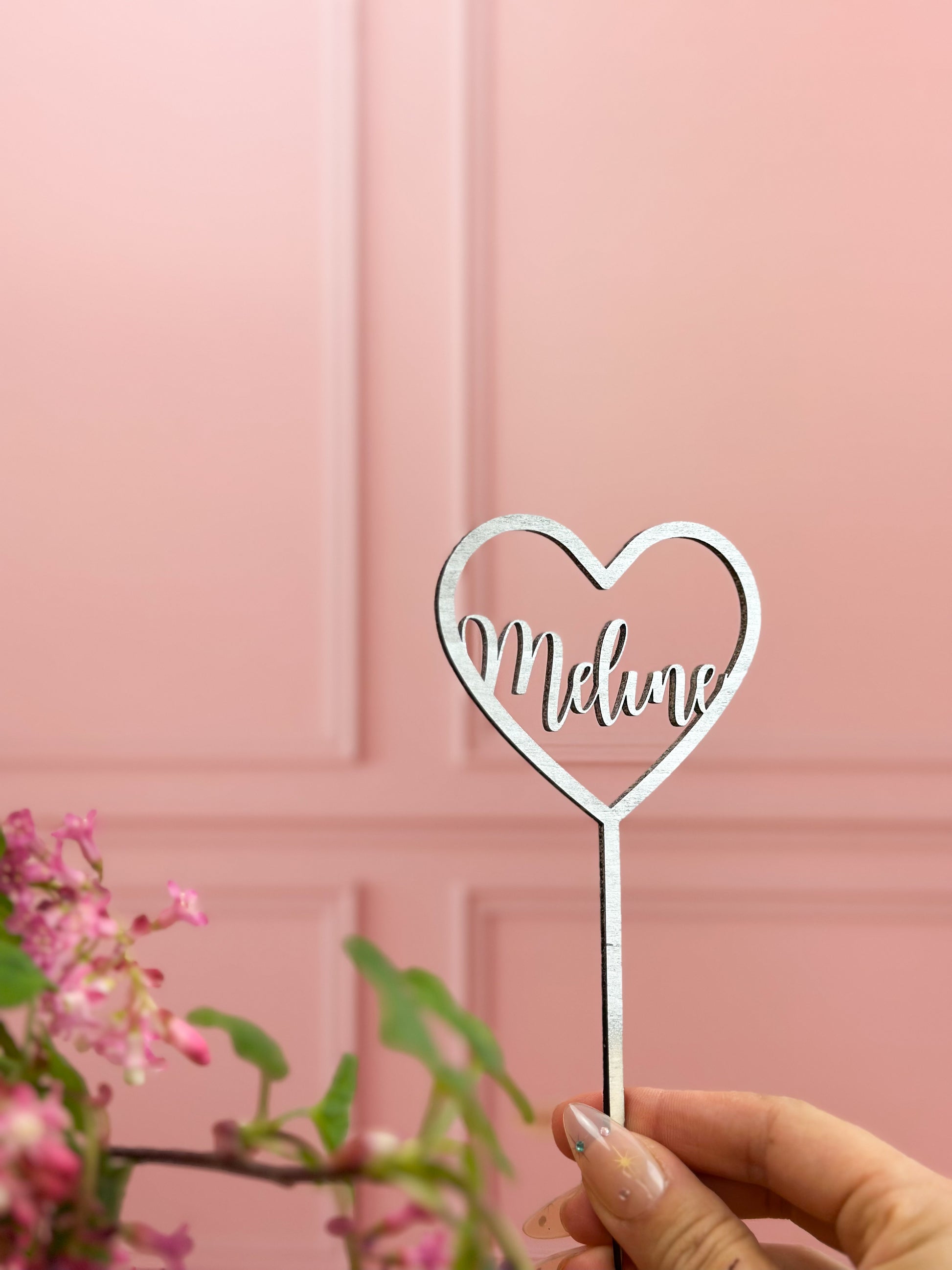 cake topper en bois en forme de coeur pour anniversaire. Personnaliser avec prénom