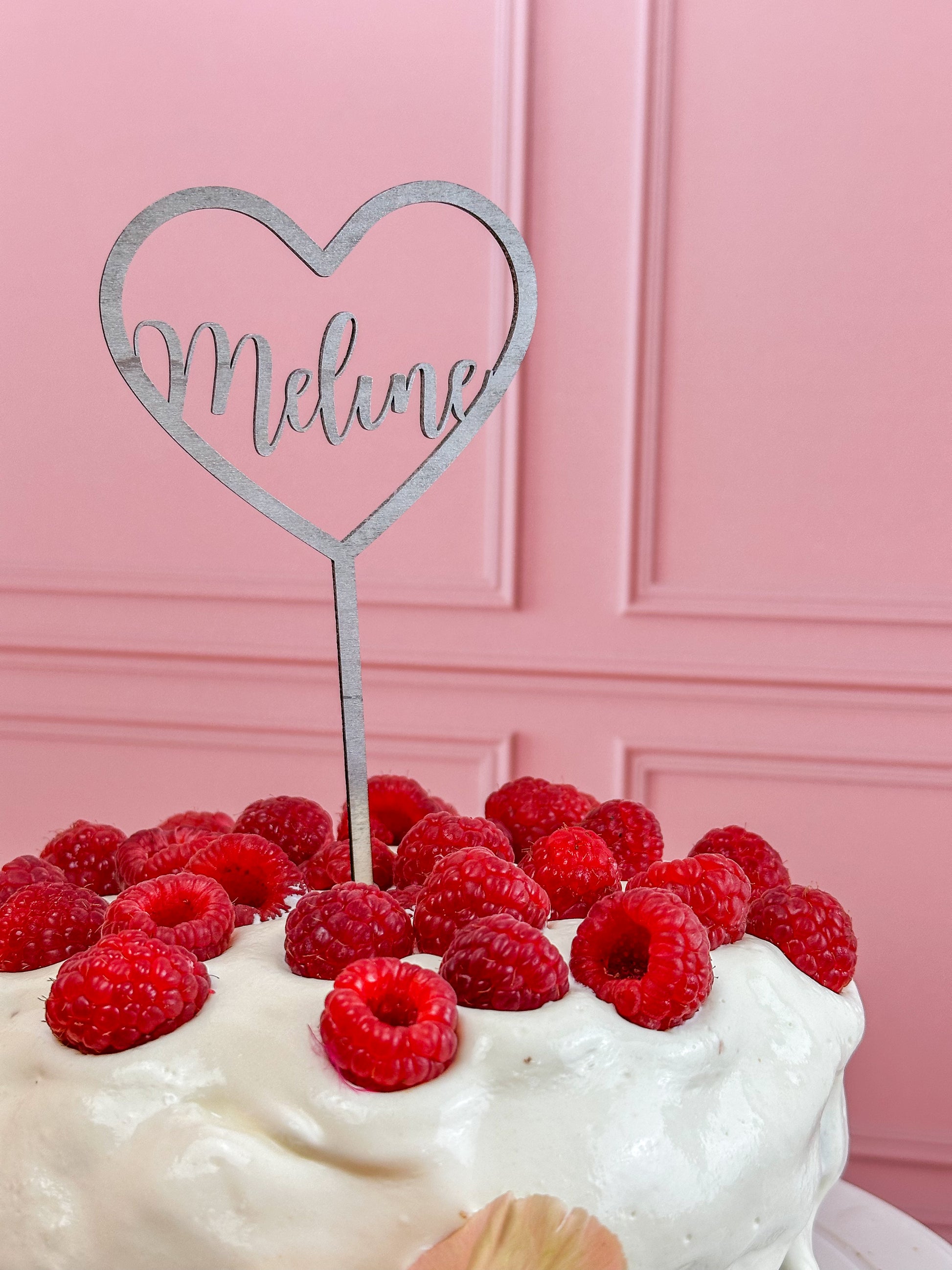 cake topper en bois en forme de coeur pour anniversaire. Personnaliser avec prénom
