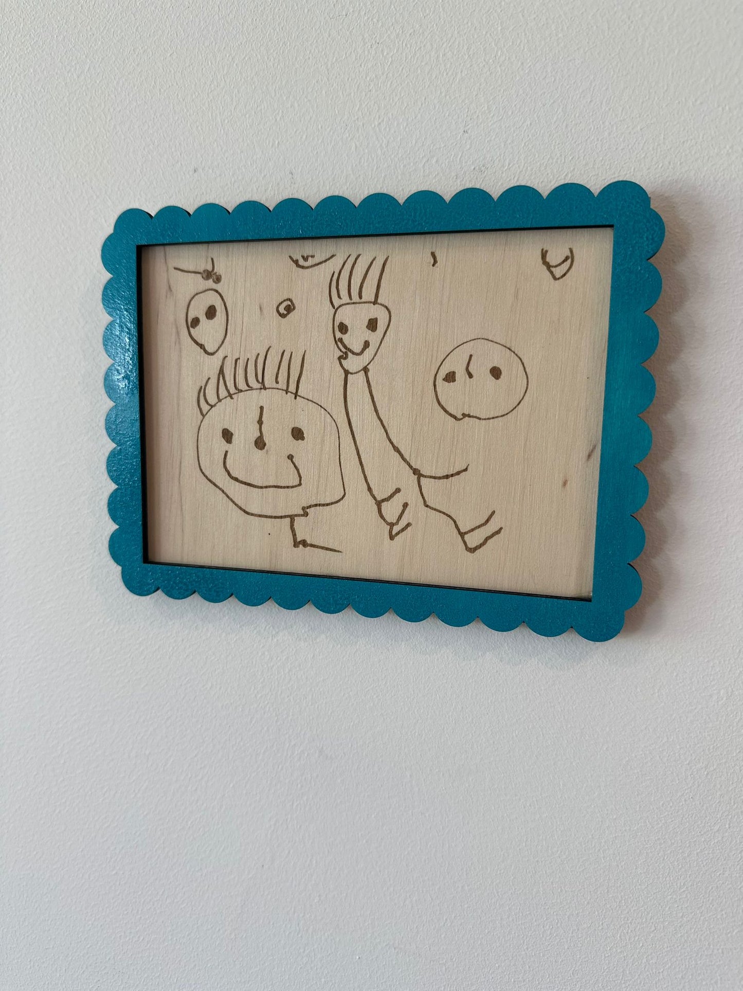 Cadeau Fête des Mères personnalisé : le dessin de votre enfant gravé sur bois