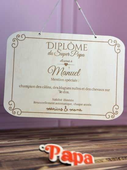 Diplôme du Super Papa personnalisé en bois gravé, format 21x15 cm, avec prénom du papa et signature des enfants - Chou Rose
