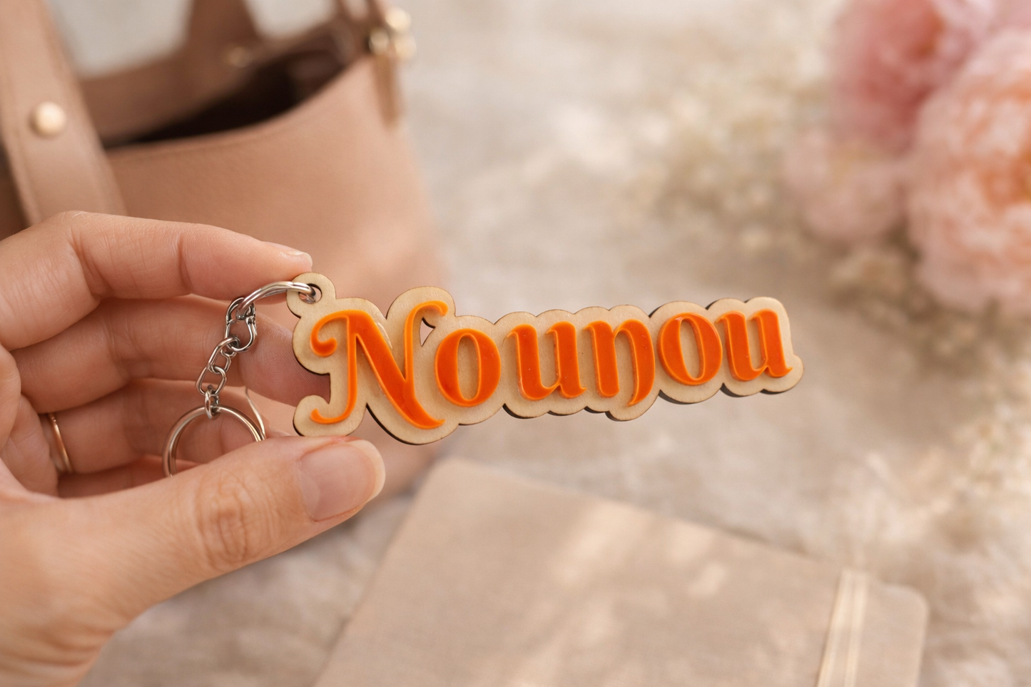 Porte-clé prénom personnalisé en bois – Cadeau maman, naissance, maîtresse