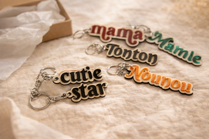 Porte-clé prénom personnalisé en bois – Cadeau maman, naissance, maîtresse