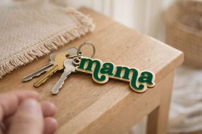 Porte-clé prénom personnalisé en bois – Cadeau maman, naissance, maîtresse