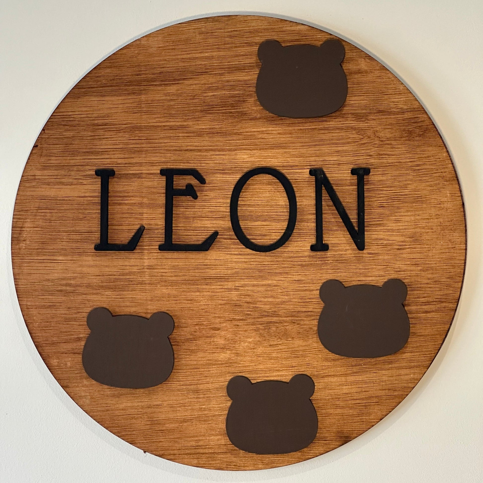 idee cadeau de naissance : prenom sur disque en bois pour décorer chambre de bébé Motifs oursons