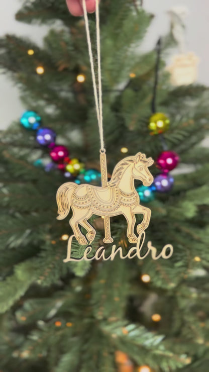 Ornement de Noël personnalisé – Cheval de carrousel en bois