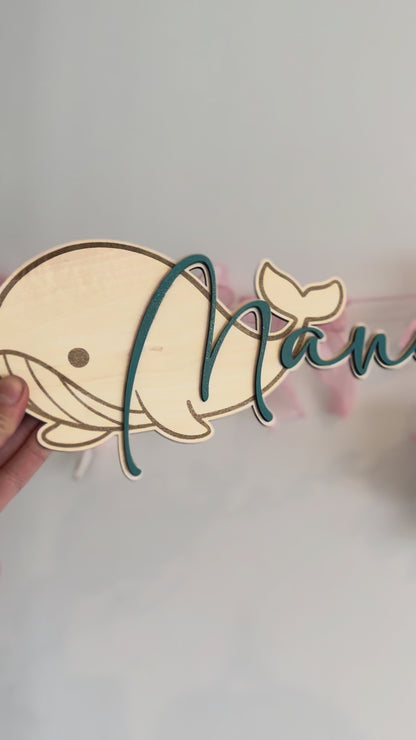Prénom en bois personnalisé avec baleine – Décoration murale chambre bébé