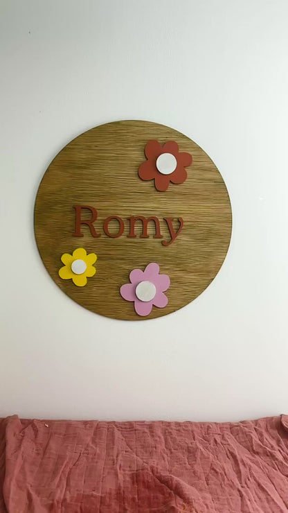 Suspension - Prénom en bois  chambre bébé - Motif fleurs