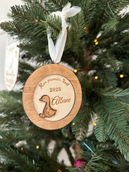Décoration de Noël bébé personnalisée en bois – Mon premier Noël 2025 – prénom Albane – boule à suspendre sapin.